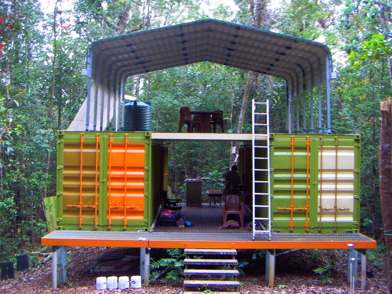 shipping-container-homes-35